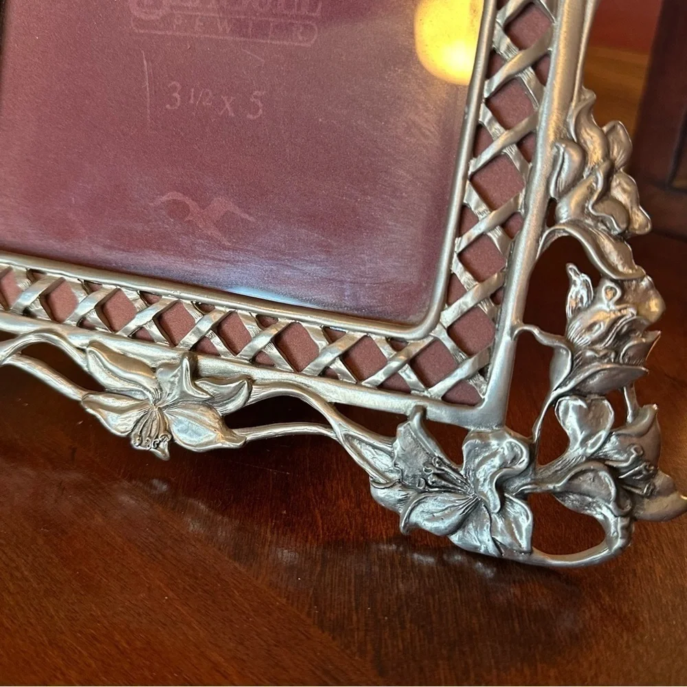 Vintage Seagull Pewter Frame Lattice & Floral Wedding Gift Photo Size 3.5” x 5”